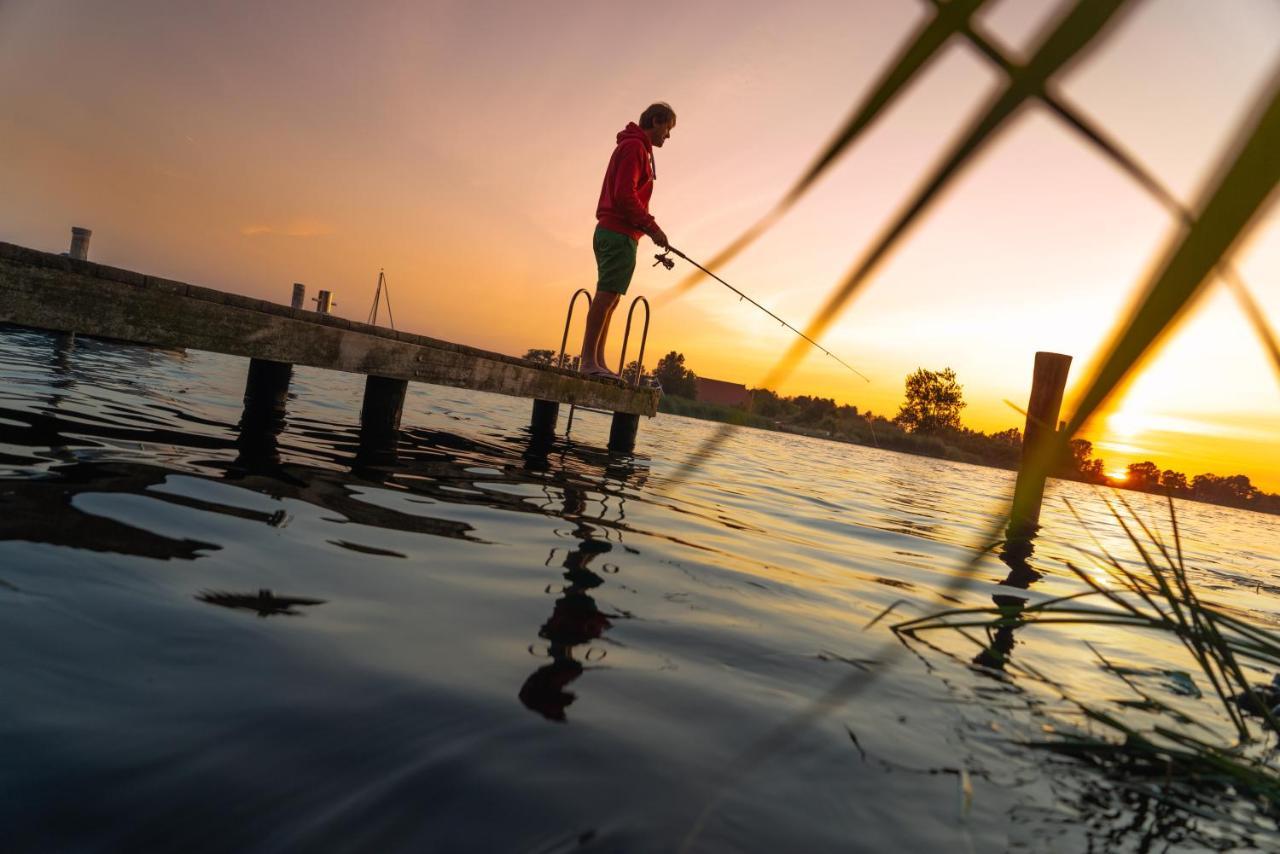 Pean-Buiten Waterlodges Nes  Exteriér fotografie