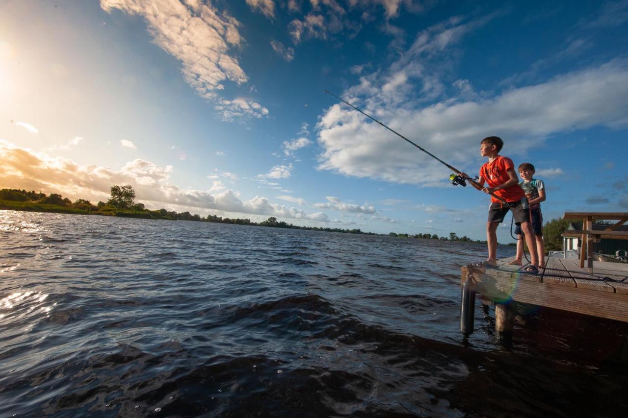 Pean-Buiten Waterlodges Nes  Exteriér fotografie