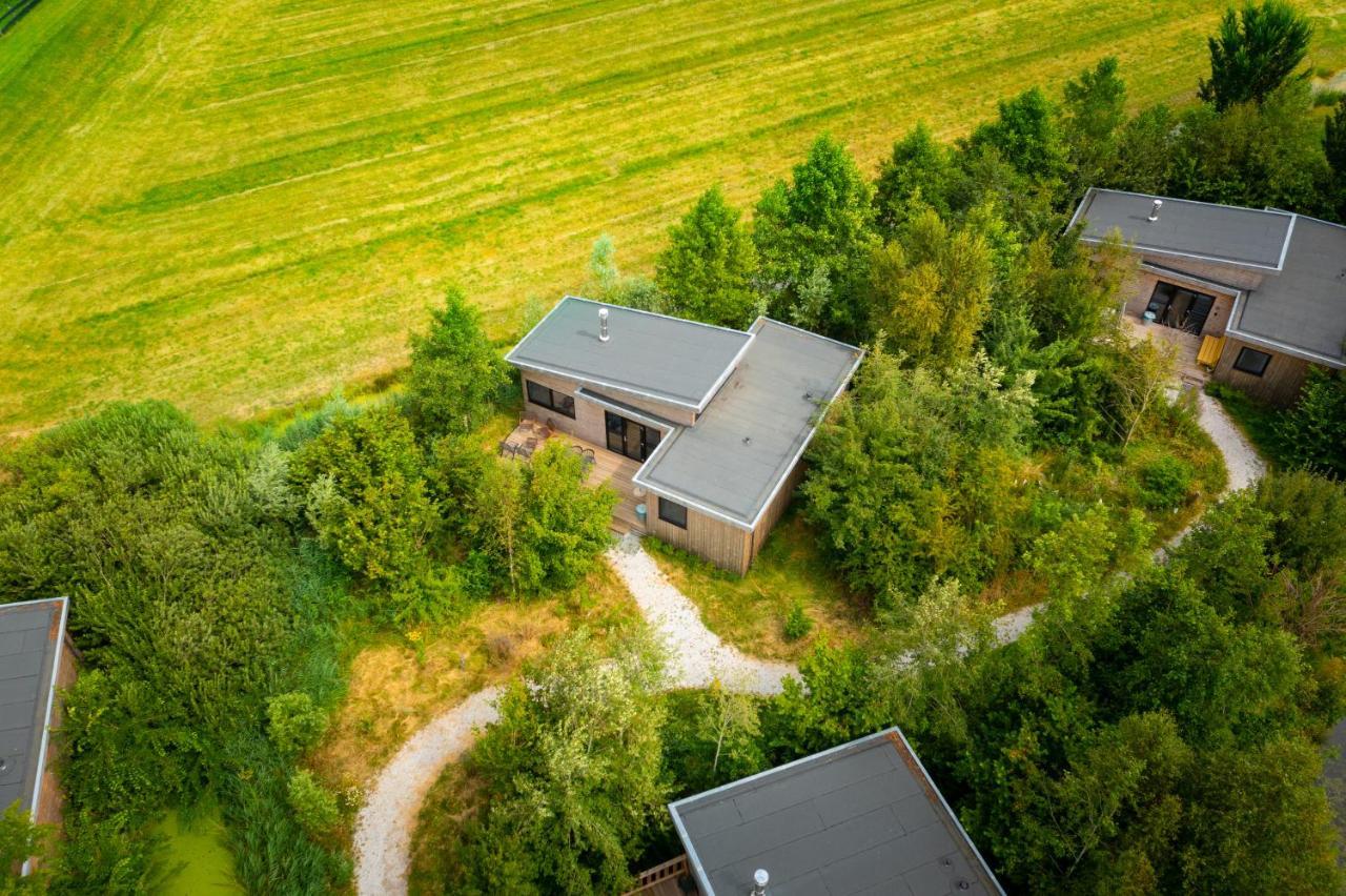 Pean-Buiten Waterlodges Nes  Exteriér fotografie