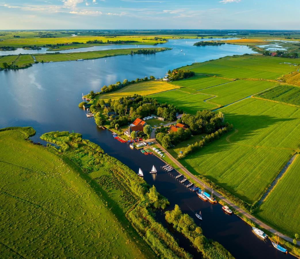 Pean-Buiten Waterlodges Nes  Exteriér fotografie