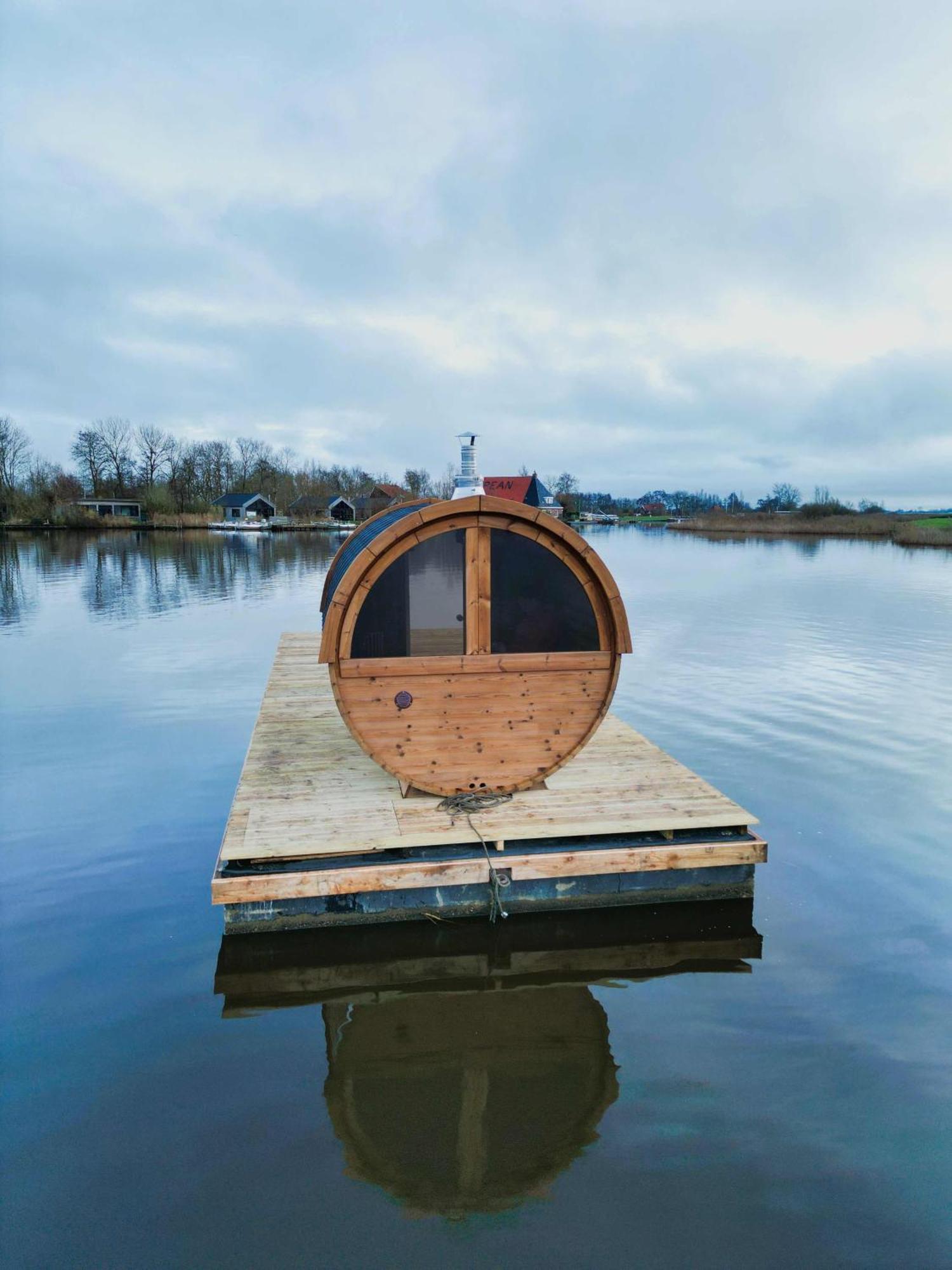 Pean-Buiten Waterlodges Nes  Exteriér fotografie