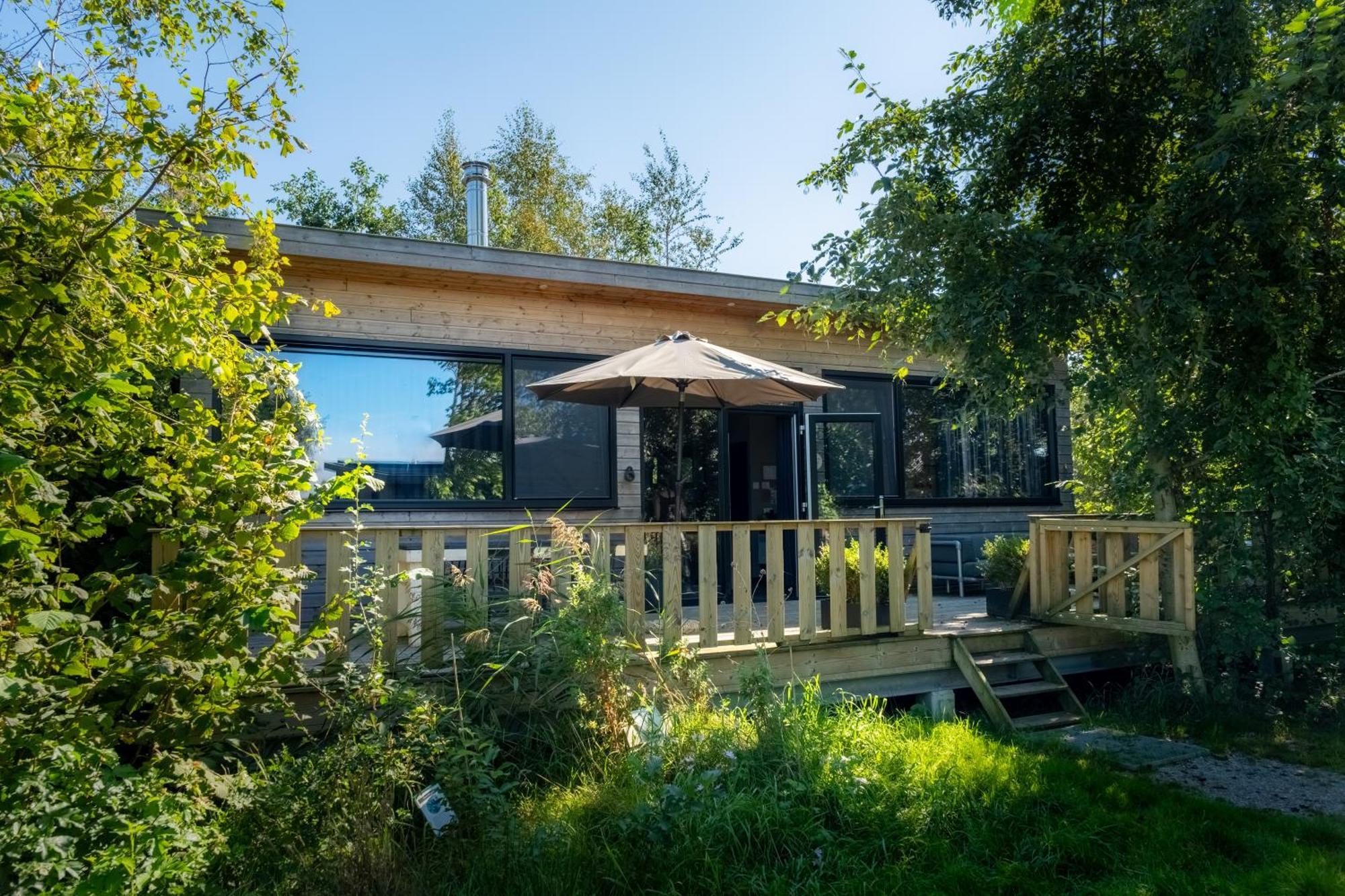 Pean-Buiten Waterlodges Nes  Exteriér fotografie