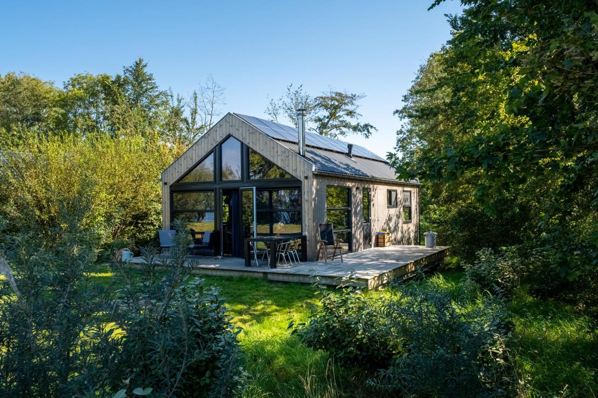 Pean-Buiten Waterlodges Nes  Exteriér fotografie