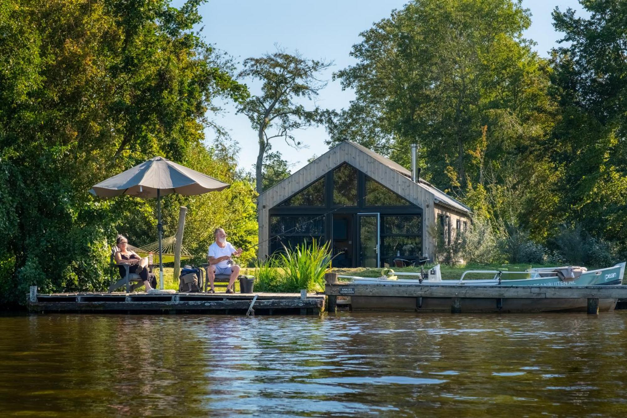 Pean-Buiten Waterlodges Nes  Exteriér fotografie