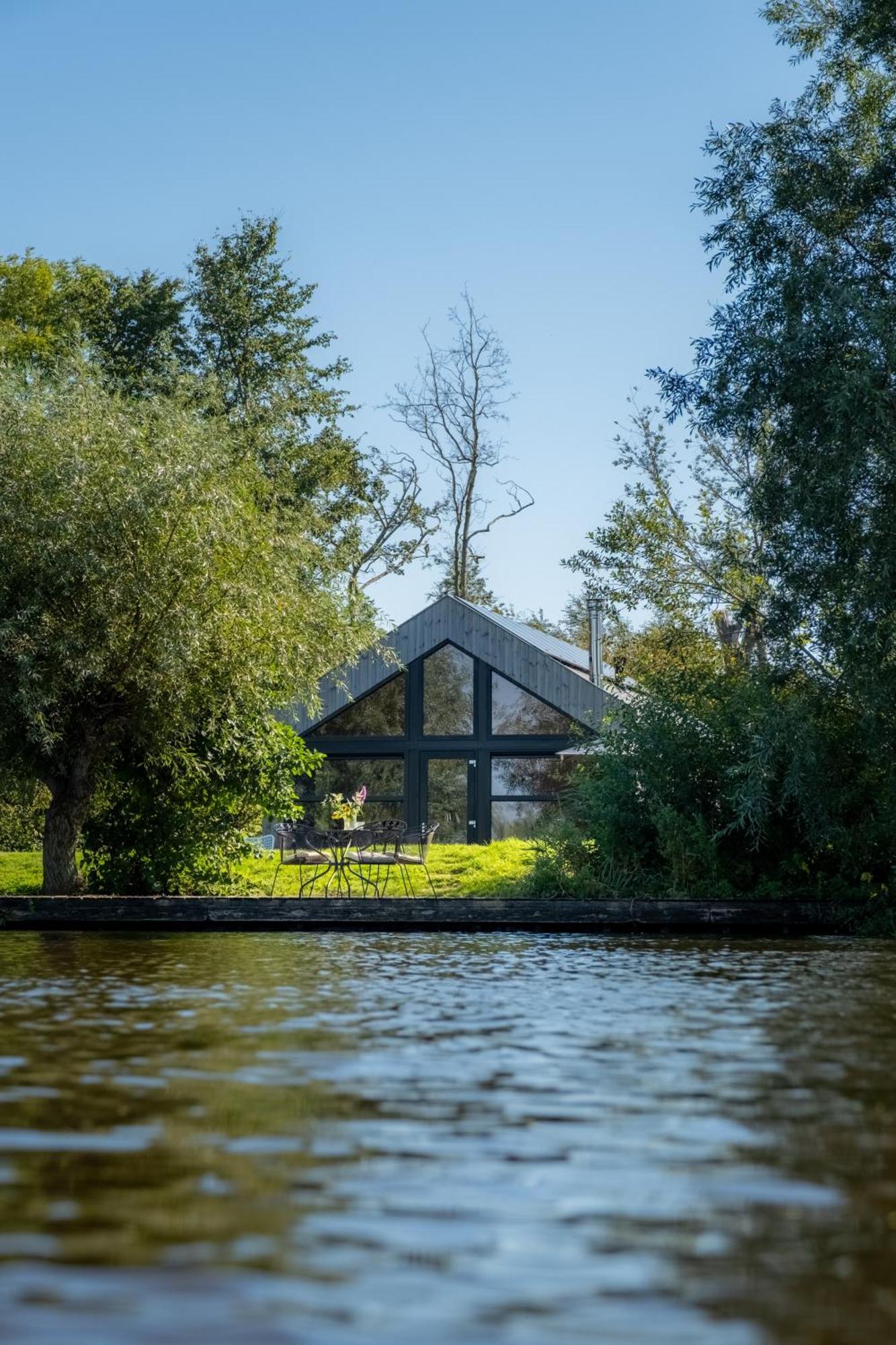 Pean-Buiten Waterlodges Nes  Exteriér fotografie